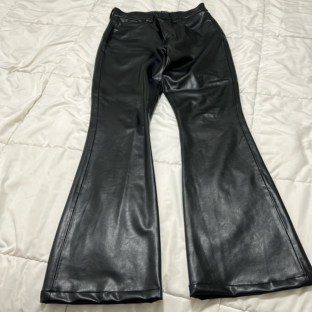 BEVERLY VEGAN LEATHER SKINNY-FLARE PANT black size 27